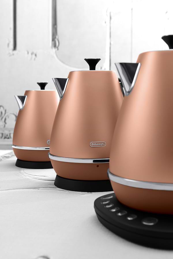 Фото - Электрический чайник Delonghi KBI2001.CP