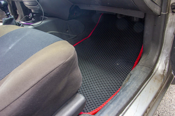 Фото - Килимки з екошкіри в салон авто EVAtech ECO для Lanos Daewoo 1998-2017 1 покоління Sedan EU DO3813CD5BBB