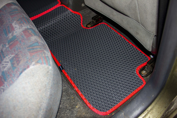 Фото - Килимки з екошкіри в салон авто EVAtech ECO для Lanos Daewoo 1998-2017 1 покоління Sedan EU DO3813PC4BBB