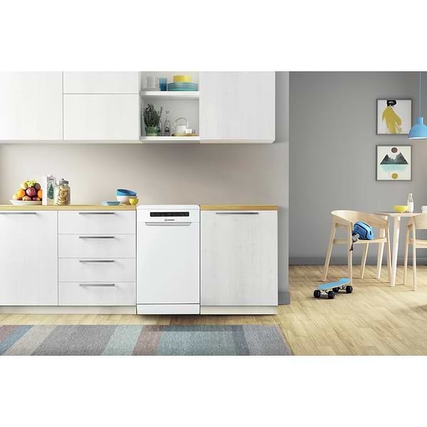 Фото - Посудомоечная машина отдельностоящая Indesit DSFO 3T224 C