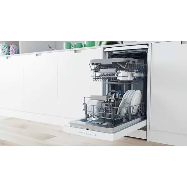 Фото - Посудомоечная машина отдельностоящая Indesit DSFO 3T224 C