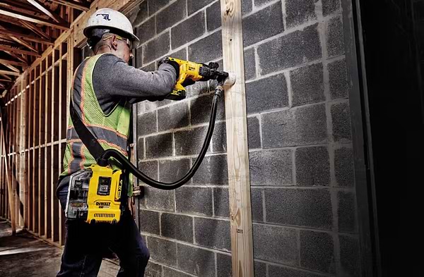 Фото - Пилосос для сухого прибирання без мішка DeWALT DWH161N