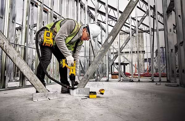 Фото - Пилосос для сухого прибирання без мішка DeWALT DWH161N