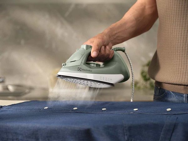 Фото - Утюг Electrolux E3SI1-2LG