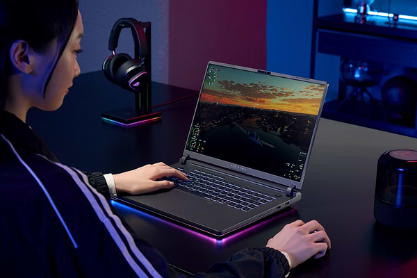 Фото - Уценка - Ноутбук игровой Asus ROG Strix G16 G615JMR-S5095 Eclipse Gray
