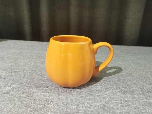 Фото - Чашка Limited Edition PUMPY ORANGE 420 мл (M164)