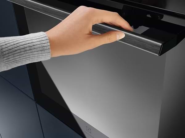 Фото - Духова шафа електрична Electrolux EOB7S31Z