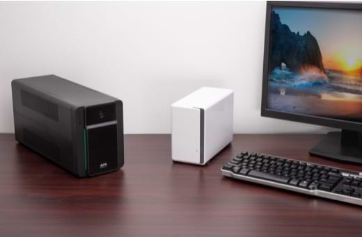 Фото - Источник бесперебойного питания APC Easy UPS 1200VA, Schuko (BVX1200LI-GR)