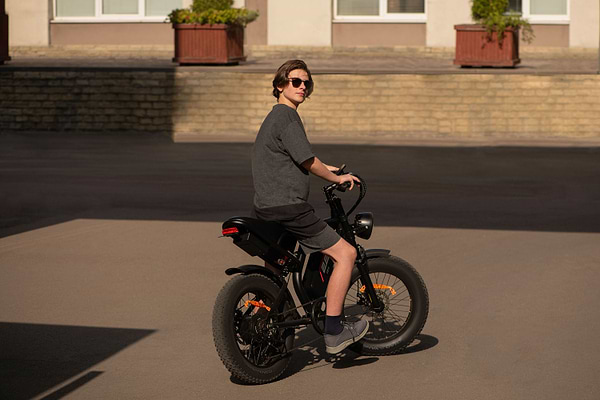 Фото - Електровелосипед 2E EB11 20'' Red-Black