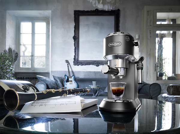 Фото - Кавоварка рожкова Delonghi EC 685.BK
