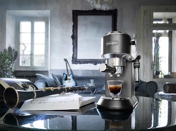 Фото - Кавоварка рожкова Delonghi EC 685.BK
