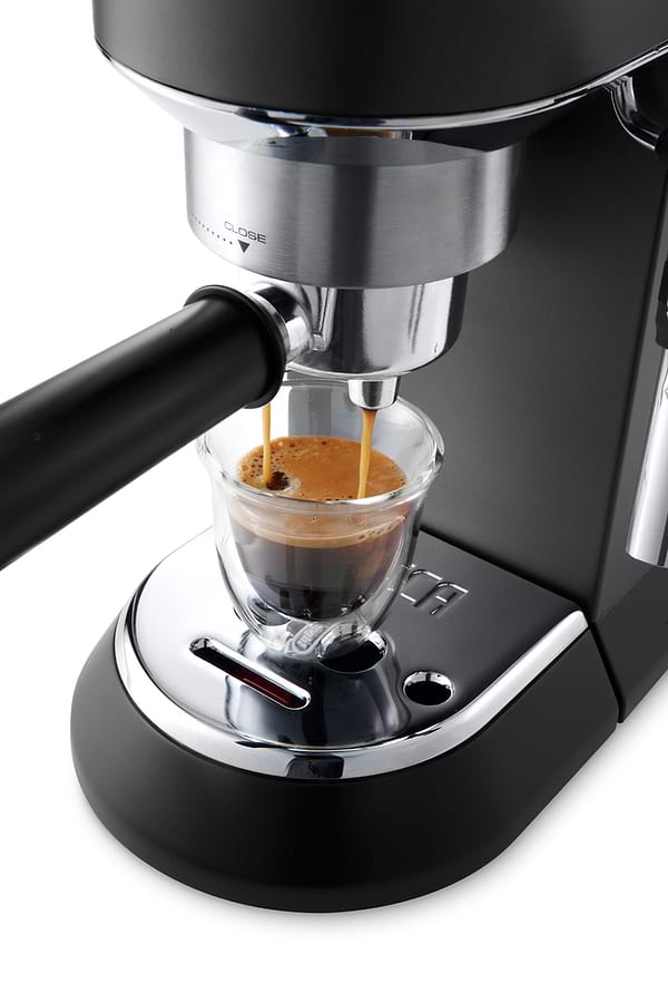 Фото - Кавоварка рожкова Delonghi EC 685.BK