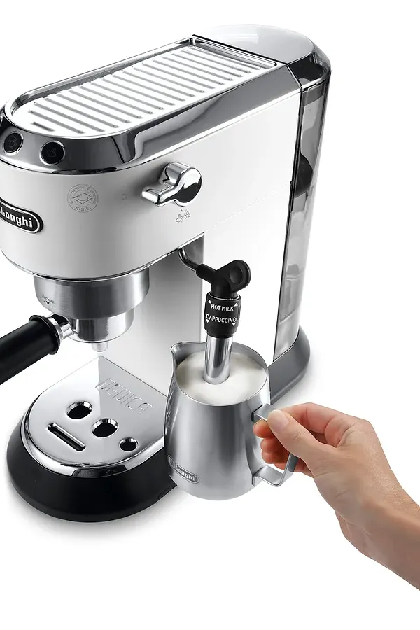 Фото - Уценка - Кофеварка рожковая Delonghi EC 685.W