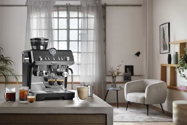 Фото - Кавоварка ріжкова Delonghi EC9555.BK La Specialista Opera