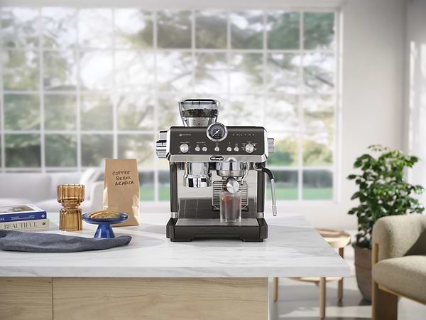 Фото - Кавоварка ріжкова Delonghi EC9555.BK La Specialista Opera