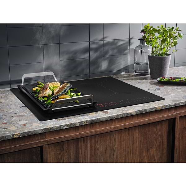 Фото - Варильна поверхня електрична Electrolux EIS62453IZ