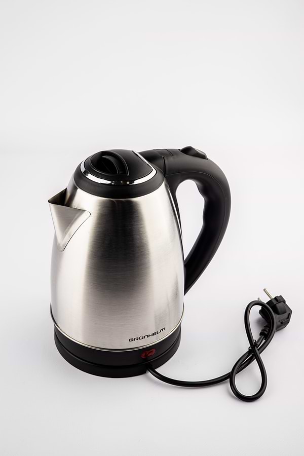 Фото - Электрический чайник Grunhelm EKS-2028