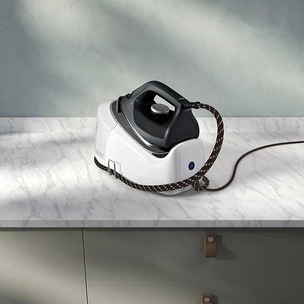 Фото - Утюг с парогенератором Electrolux E6ST1-8EG