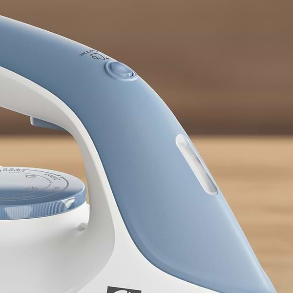 Фото - Утюг с парогенератором Electrolux E5ST1-2DB