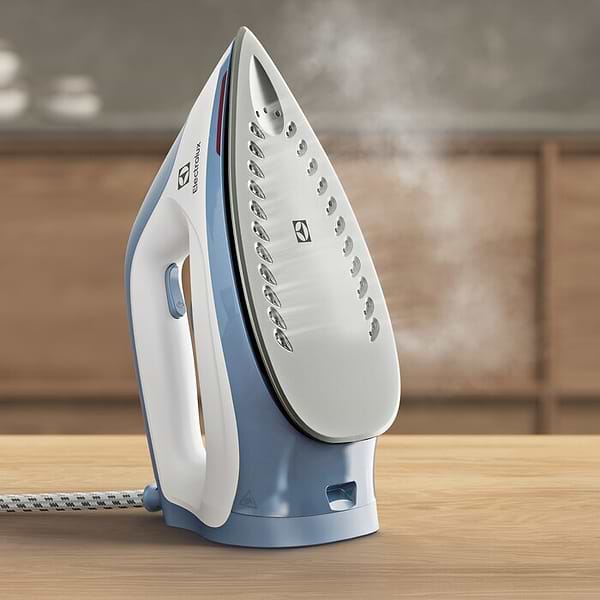 Фото - Утюг с парогенератором Electrolux E5ST1-2DB