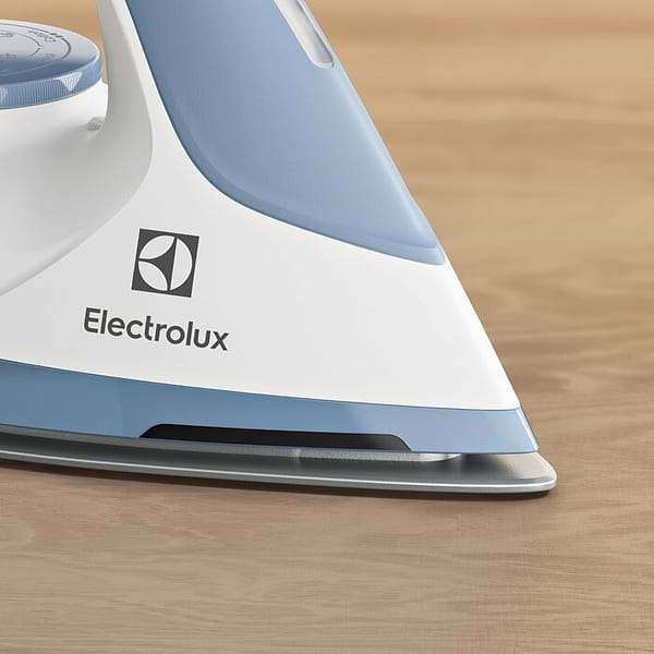 Фото - Утюг с парогенератором Electrolux E5ST1-2DB