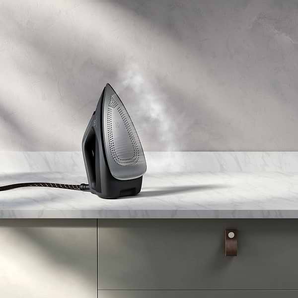 Фото - Утюг с парогенератором Electrolux E6ST1-8EG
