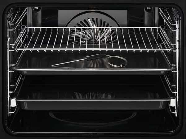 Фото - Духова шафа електрична Electrolux EOE7P31Z