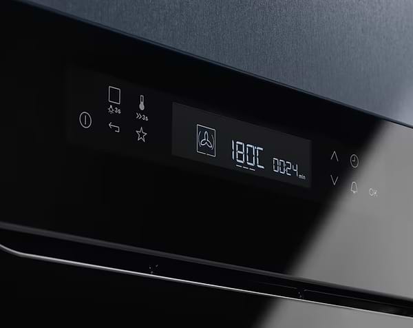 Фото - Духова шафа електрична Electrolux EOE7P31Z