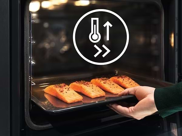 Фото - Духова шафа електрична Electrolux EOE7P31Z