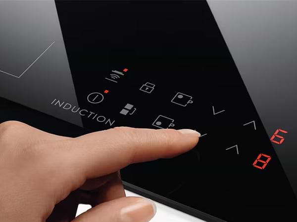 Фото - Варочная панель электрическая Electrolux LIT60336C