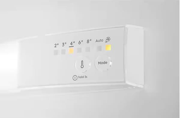 Фото - Холодильник вбудований Electrolux LNA6LE18S