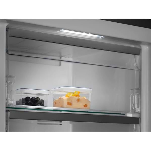 Фото - Морозильная камера Electrolux RUT7ME28X2