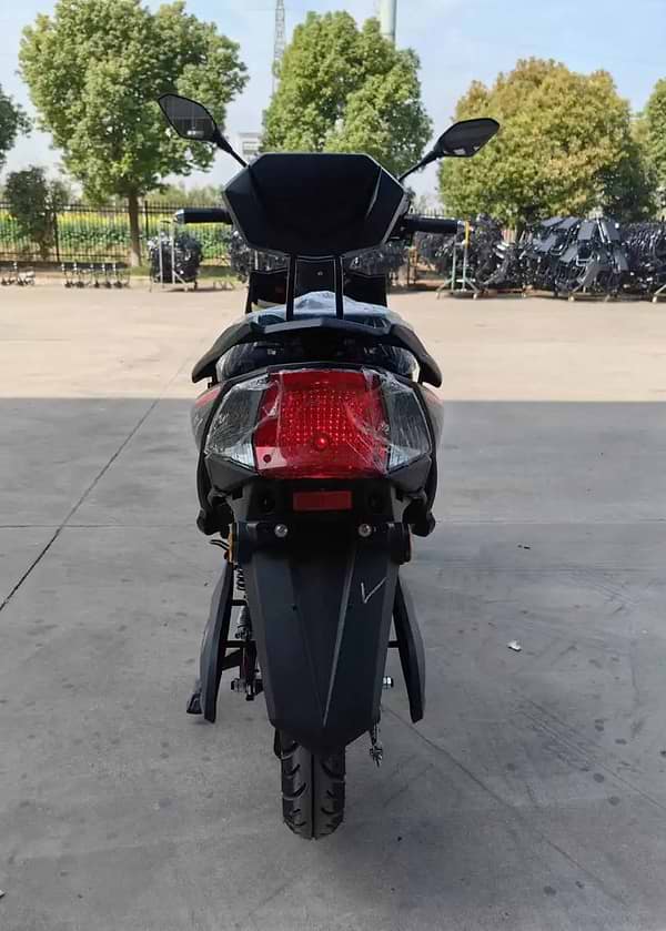 Фото - Электроскутер Forte LEON Black