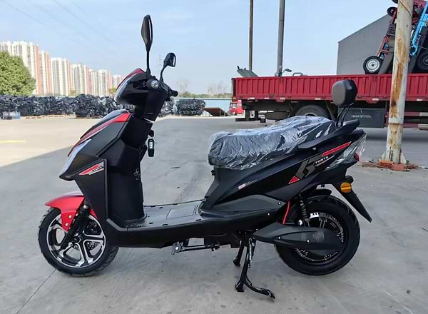 Фото - Электроскутер Forte LEON Black