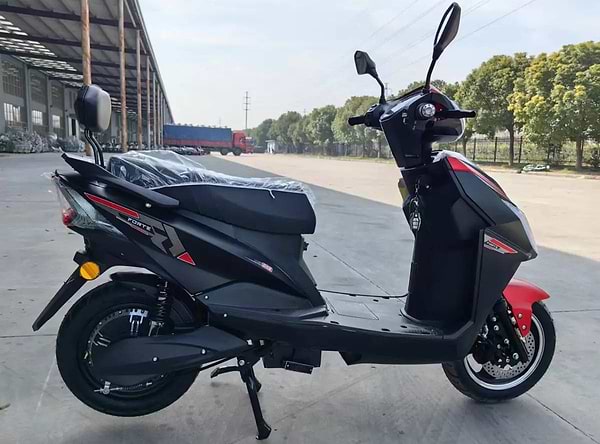 Фото - Электроскутер Forte LEON Black