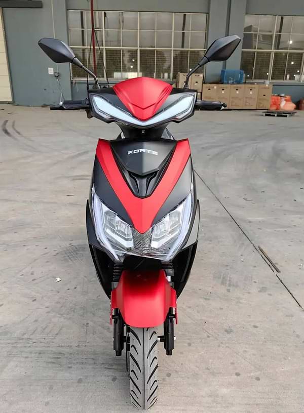 Фото - Электроскутер Forte LEON Black