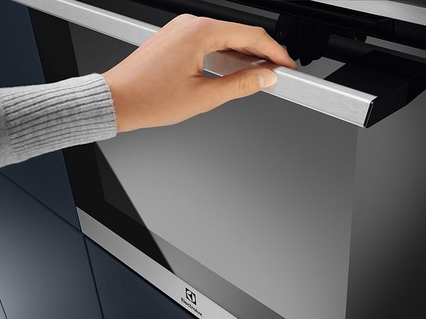 Фото - Духовой шкаф электрический Electrolux EOF5C50BX