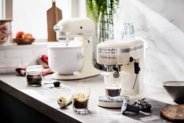 Фото - Кофеварка рожковая KitchenAid Artisan (5KES6503EAC)