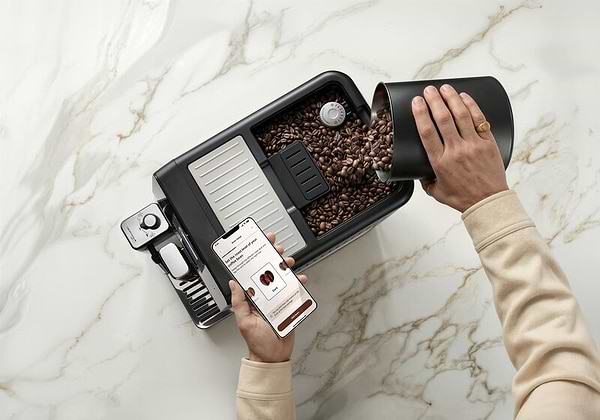 Фото - Кавомашина Delonghi ECAM470.85.MB Eletta Ultra 