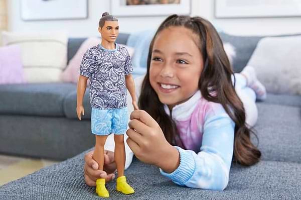 Фото - Лялька Barbie "Модник" у футболці з візерунком пейслі (HJT09)