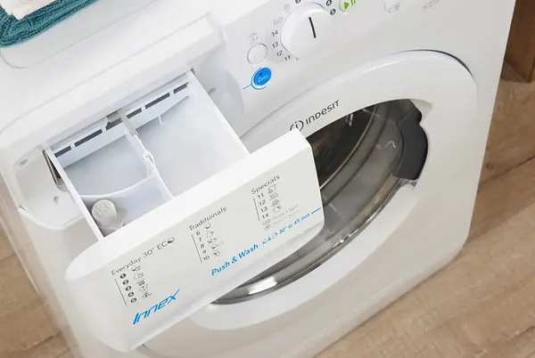 Фото - Стиральная машина Indesit BWSA 61253 W EU