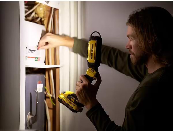 Фото - Ліхтар акумуляторний Stanley FATMAX 18 В XR Li-Ion (V20) (SFMCL050B)