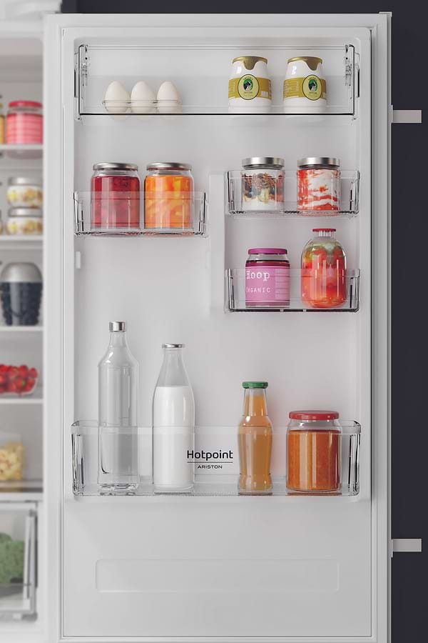 Фото - Холодильник встраиваемый Hotpoint-Ariston HAC18T311