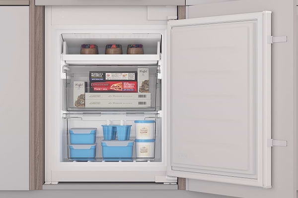 Фото - Холодильник встраиваемый Indesit INC20T321EU
