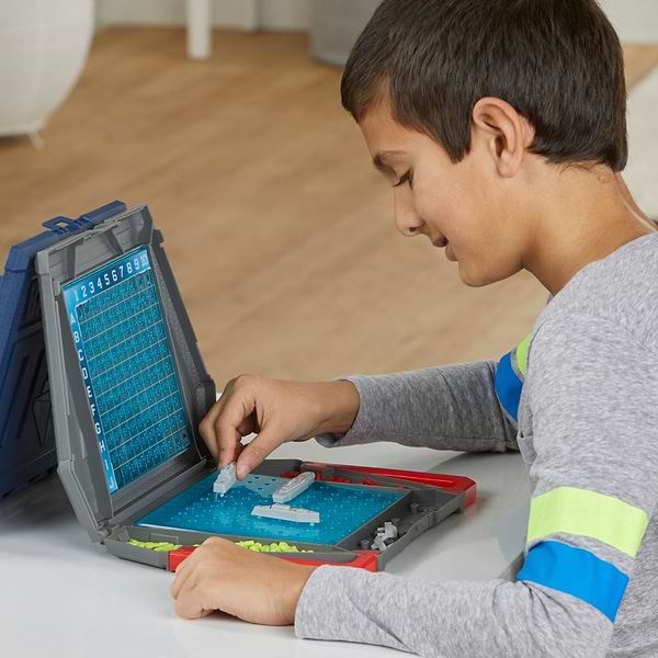 Фото - Настольная игра (5-7 лет) Hasbro Морской бой (F4527)