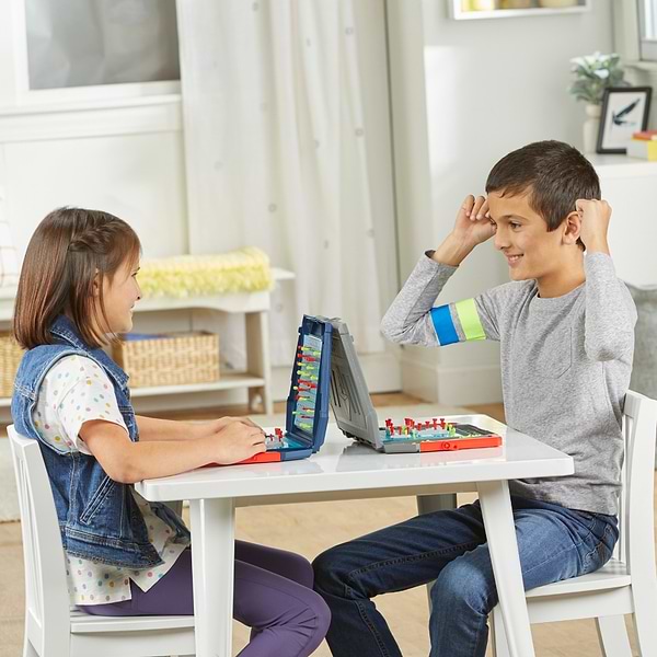 Фото - Настольная игра (5-7 лет) Hasbro Морской бой (F4527)