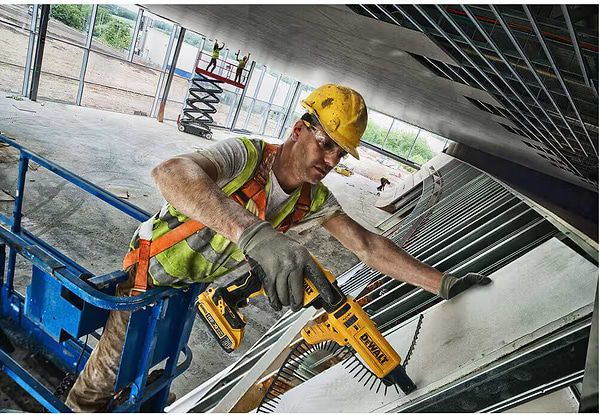 Фото - Дриль-шуруповерт DeWALT DCF620D2K