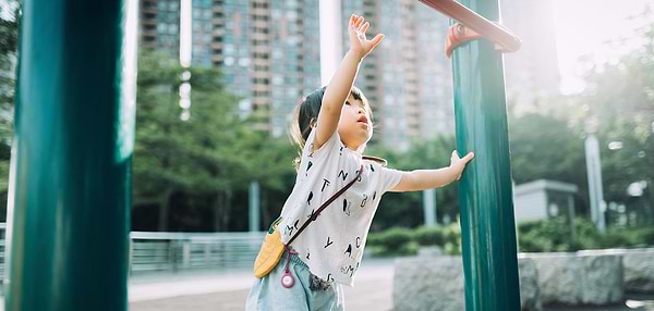 Фото - Чохол для бездротового маяка Belkin Secure Holder with Strap AirTag Pink (F8W974BTPNK)