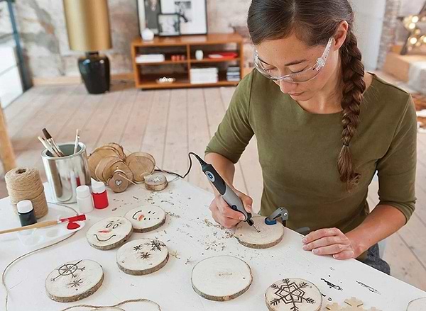 Фото - Многофункциональный инструмент Dremel Stylo+ 2050-15 (F.013.205.0JM)