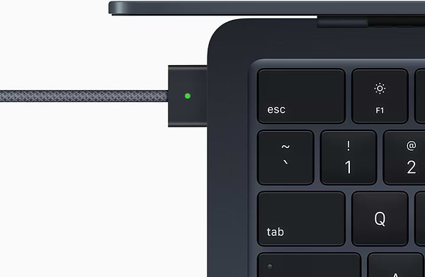 Фото - Ноутбук Apple MacBook Air 13.6'' M2 16GB 512GB Z1600012J Midnight